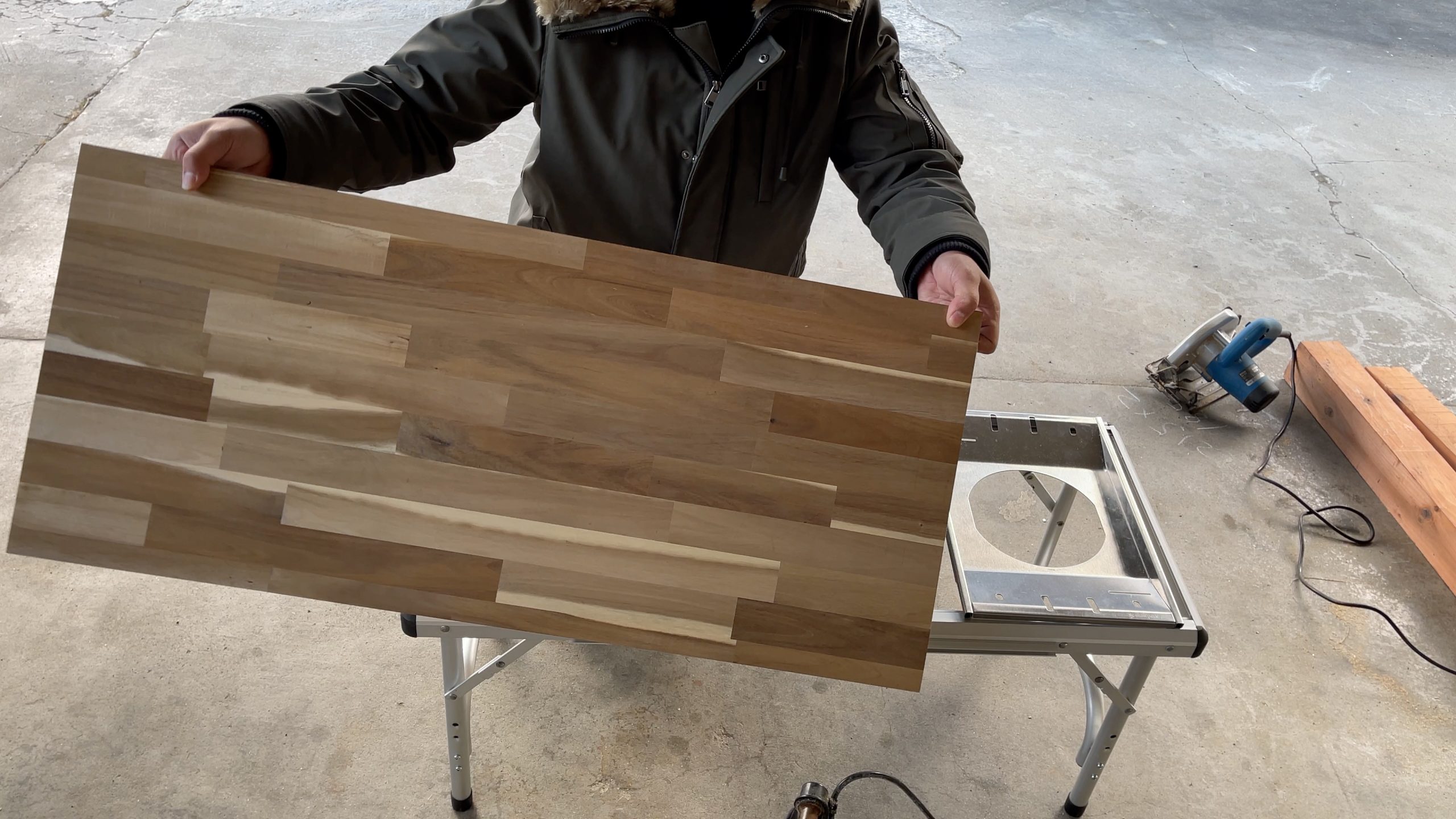 自作スノーピークのフラットバーナーをはめ込み可能な木製テーブル 
